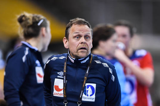 Norges förbundskapten Thorir Hergeirsson i matchen mellan