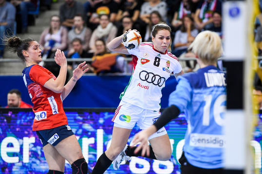 Ungerns Aniko Kovacsics i matchen mellan Norge och Ungern