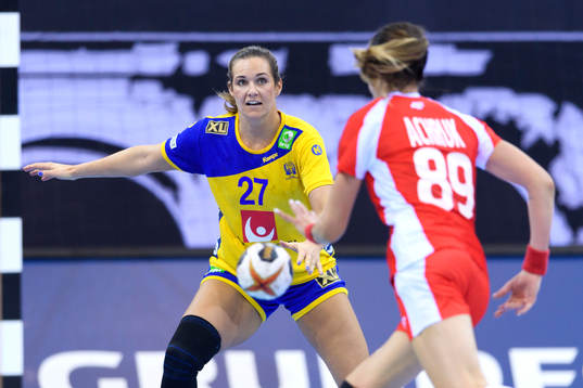 Sveriges Sabina Jacobsen i matchen mellan Sverige och Polen