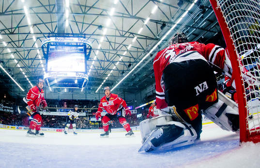 Örebros Gustav Franzén, Tyson Spink och målvakt Eero