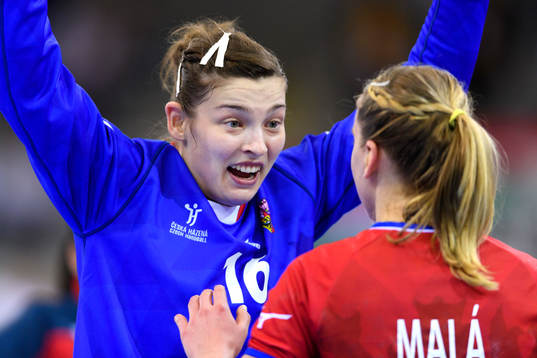Tjeckiens Lucie Satrapova jublar