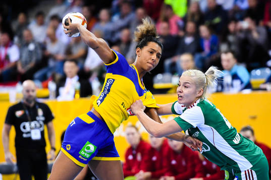 Sveriges Jamina Roberts och Ungerns Noemi Hafra