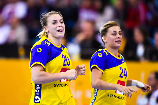Sveriges Isabelle Gulldén och Nathalie Hagman jublar
