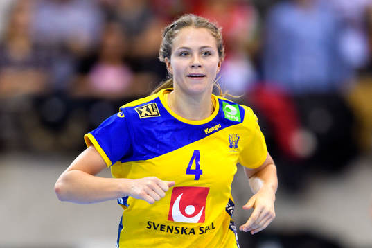 Sveriges Olivia Mellegård jublar i matchen mellan Ungern