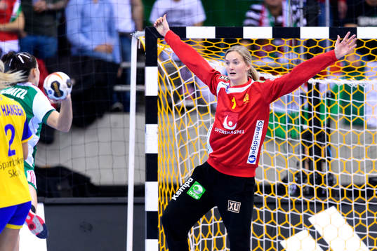 Sveriges målvakt Johanna Bundsen i matchen mellan Ungern