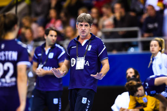 Argentinas förbundskapten Eduardo Peruchena i matchen