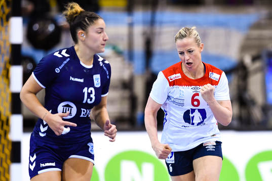 Norges Heidi Løke jublar  i matchen mellan Argentina och