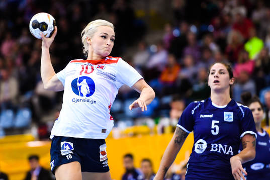 Norges Stine Bredal Oftedal  i matchen mellan Argentina och