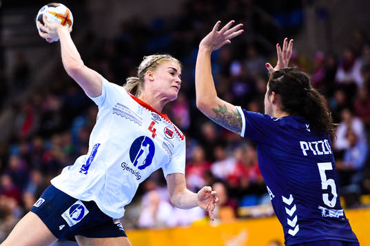 Norges Veronica Egebakken Kristiansen   i matchen mellan