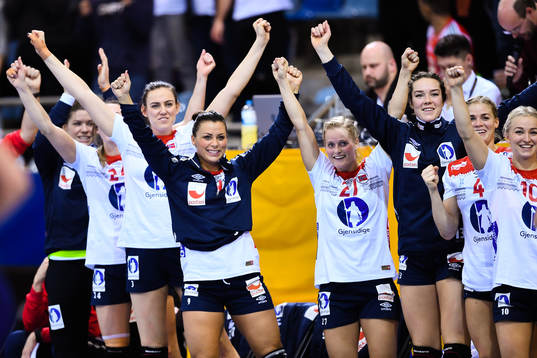 Norges spelare jublar  i matchen mellan Argentina och Norge
