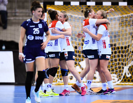 Norges Heidi Løke jublar