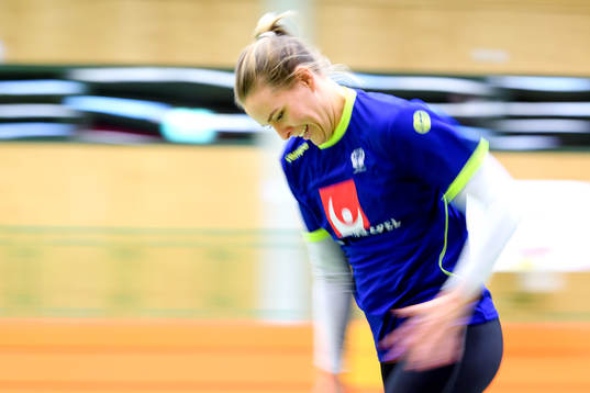 Johanna Westberg på en träning med det svenska landslaget