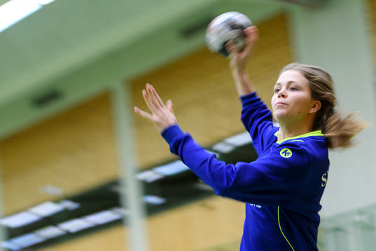 Olivia Mellegård på en träning med det svenska landslaget