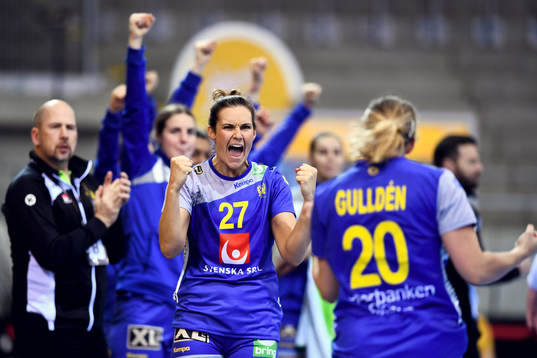 Sveriges Sabina Jacobsen jublar