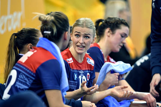 Norges Stine Bredal Oftedal på bänken