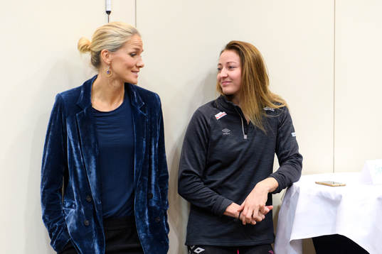 Gro Hammerseng och Sanna Charlotte Solberg på en