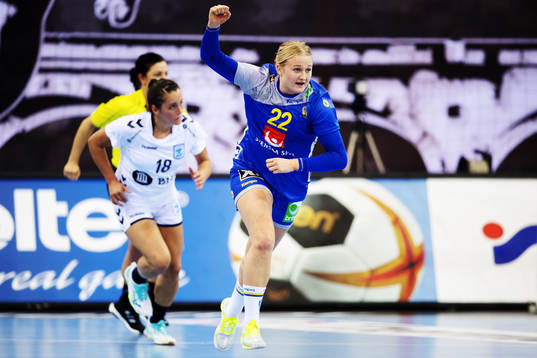 Sveriges Hanna Blomstrand jublar i matchen mellan Sverige