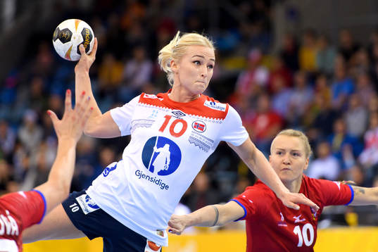 Norges Stine Bredal Oftedal i matchen mellan Tjeckien och