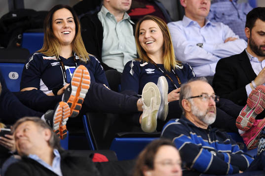 Norges Emelie Hegh Arntzen och målvakt Silje Solberg på
