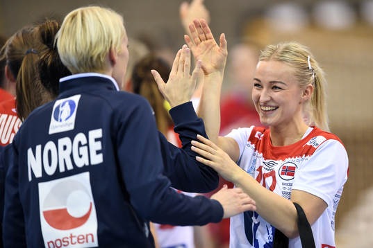 Norges Stine Bredal Oftedal jublar