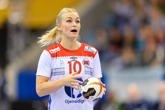 Norges Stine Bredal Oftedal i matchen mellan Tjeckien och