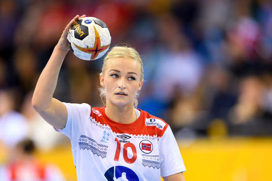 Norges Stine Bredal Oftedal i matchen mellan Tjeckien och