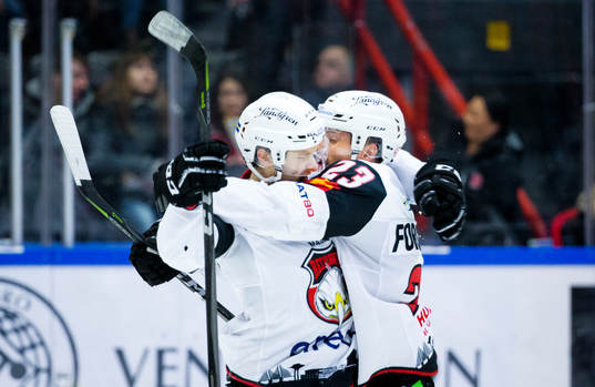 Malmö Redhawks Johan Olofsson jublar