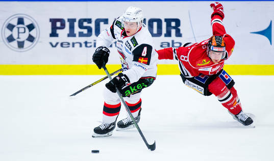 Malmö Redhawks Tuukka Mäntylä och Örebros Tyson Spink
