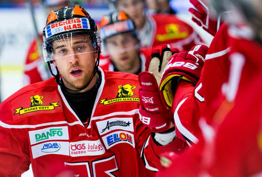 Örebros Tyson Spink jublar 3-2 målet
