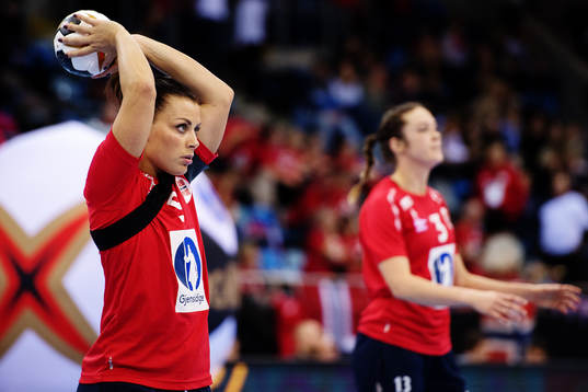 Norges Nora Mørk värmer upp