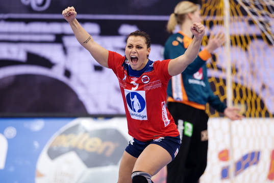 Norges Nora Mørk jublar i matchen mellan Norge och Sverige