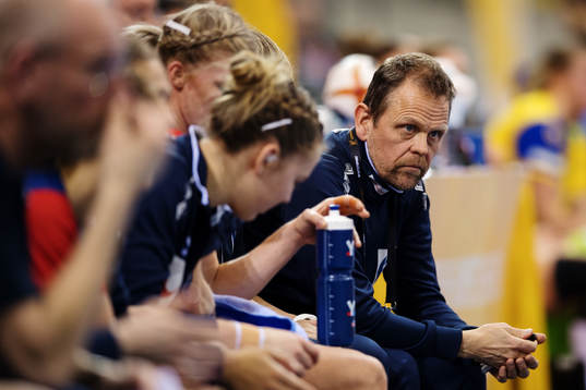 Norges förbundskapten Thorir Hergeirsson i matchen mellan