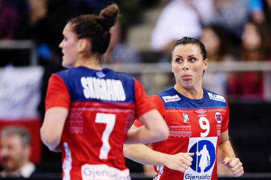 Norges Nora Mørk grimaserar när hon jublar i matchen