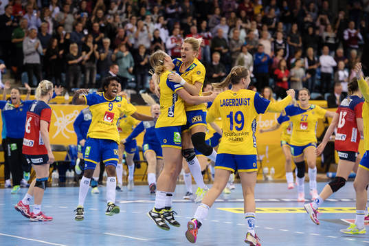 Sveriges spelare jublar