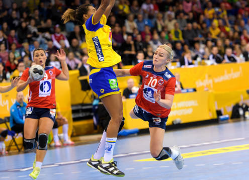 Norges Stine Bredal Oftedal i matchen mellan Norge och
