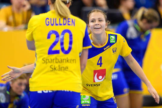 Sveriges Olivia Mellegård jublar i matchen mellan Norge