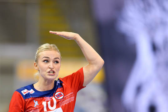 Norges Stine Bredal Oftedal i matchen mellan Norge och