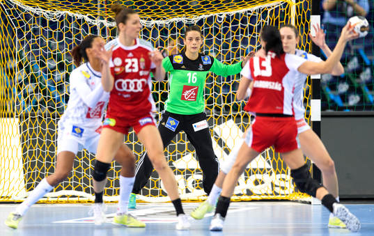 Frankrikes målvakt Cleopatre Darleux i åttondelsfinalen