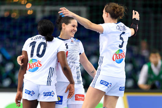 Frankrikes Grace Zaadi, Alexandra Lacrabere och Camille