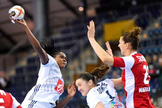 Frankrikes Gnonsiane Niombla i åttondelsfinalen mellan