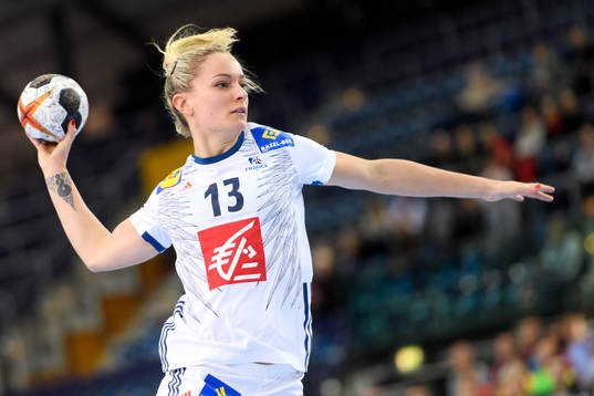 Frankrikes Manon Houette i åttondelsfinalen mellan Ungern