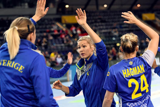 Sveriges Ulrika Toft Hansen värmer upp