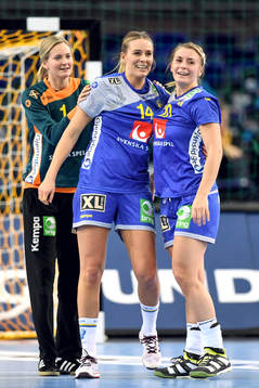 Sveriges målvakt Johanna Bundsen, Johanna Westberg och