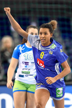Sveriges Jamina Roberts jublar