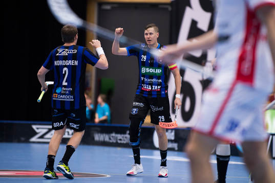 Helsingborgs Mika Kohonen och Linus Nordgren  jublar