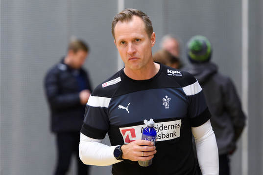 Förbundskapten Klavs Bruun Jørgensen innan en träning