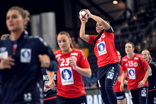 Norges Nora Mørk värmer upp