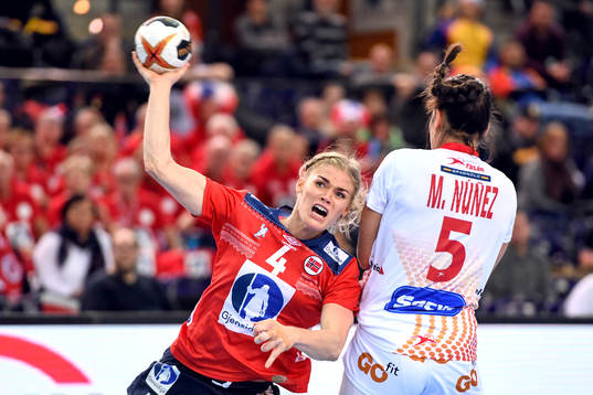 Norges Veronica Egebakken Kristiansen och Spaniens Maria