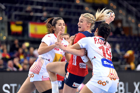 Spaniens Lara Gonzalez Ortega och Paula Garcia Avila och