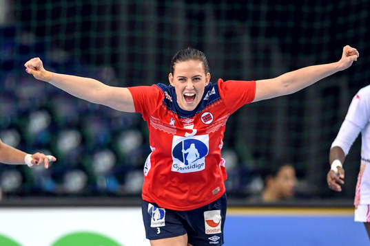 Norges Emelie Hegh Arntzen jublar